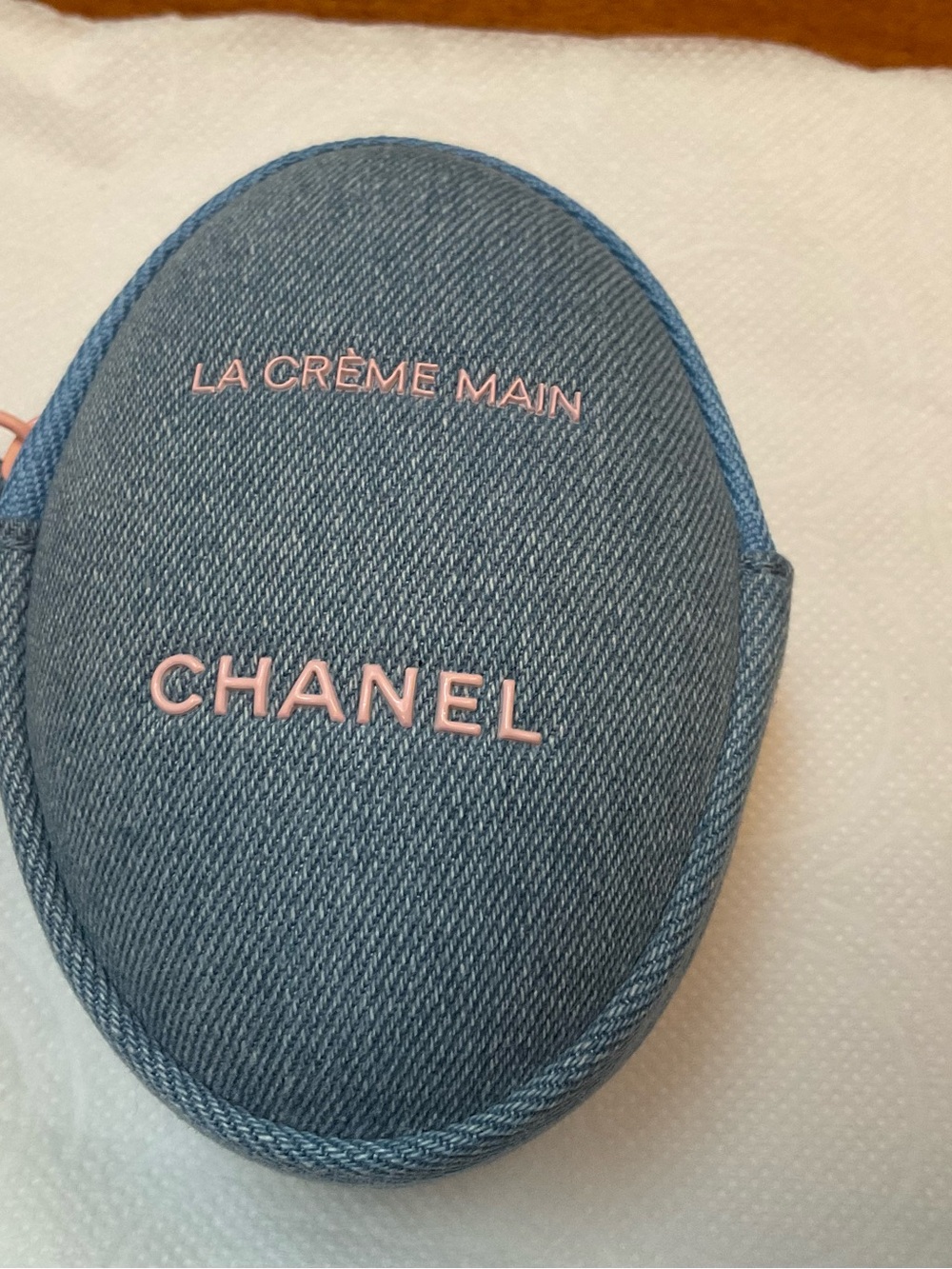 Chanel La Crème Main Denim Pouch with Pink Logo AUTHENTIC BRAND NEW - Picture 2 of 2